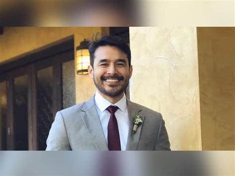 atom araullo 90s|LOOK: Atom Araullo named Journalist of the Year by Esquire .